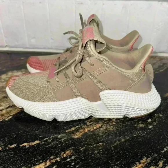 Adidas Sneakers Beige Pink Size US 4 Girls / 5.5 Women’s - Picture 10 of 14